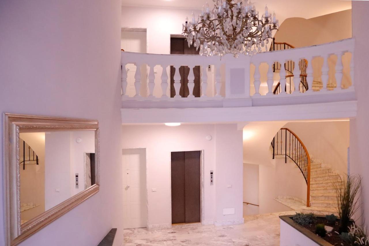 Aparthotel Le Sirene - Chalet Tivoli Bagian luar foto